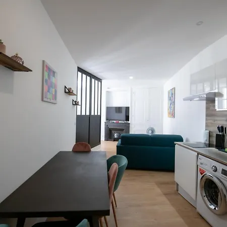 L'arty - Tres Joli Moderne Place Valmy Lyon