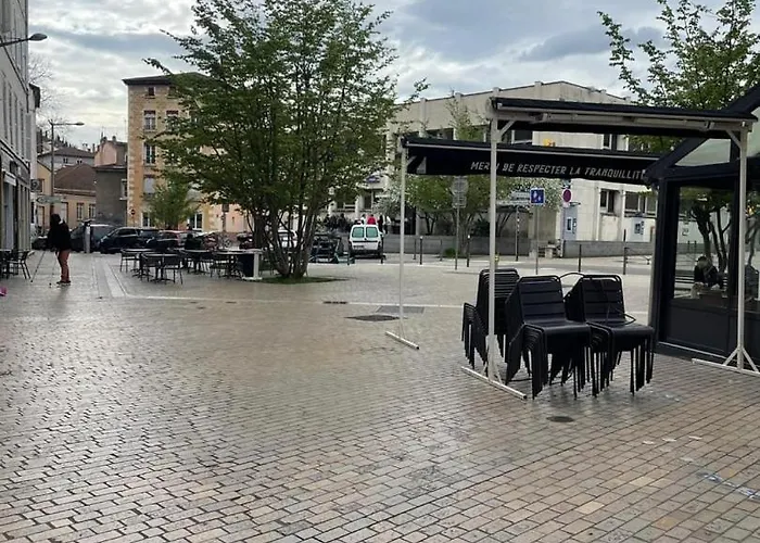 L'arty - Tres Joli Moderne Place Valmy *